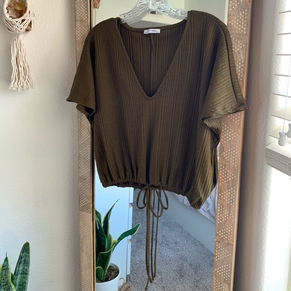Zara Cropped Cinch Waist Top